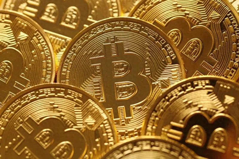 数字货币冲击传统金融：比特币与以太坊的发展及影响分析