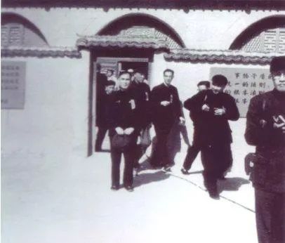 李嘉诚重回内地市场_李嘉诚与中国改革开放的契机_李嘉诚撤出中国市场