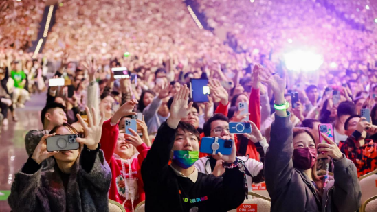 陈奕迅活动_陈奕迅演出2021_陈奕迅参与音乐节演出，现场气氛热烈