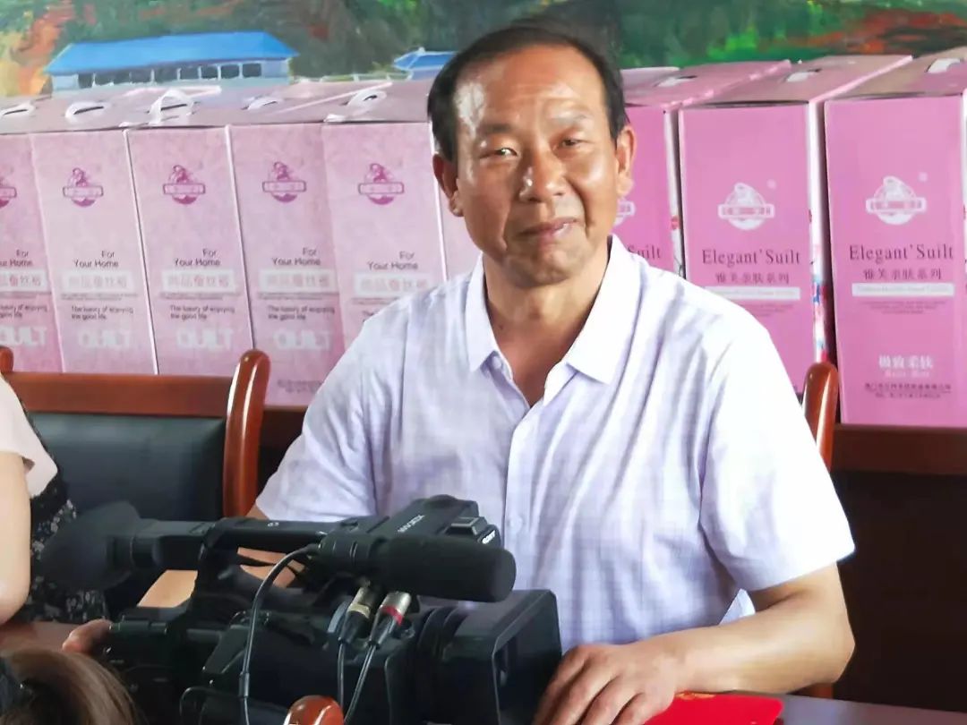 李小龙书法大师_李小龙艺术字_李小龙的文艺才华与书法艺术